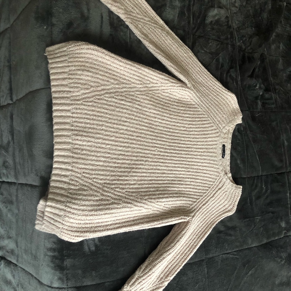 American Eagle sweater
